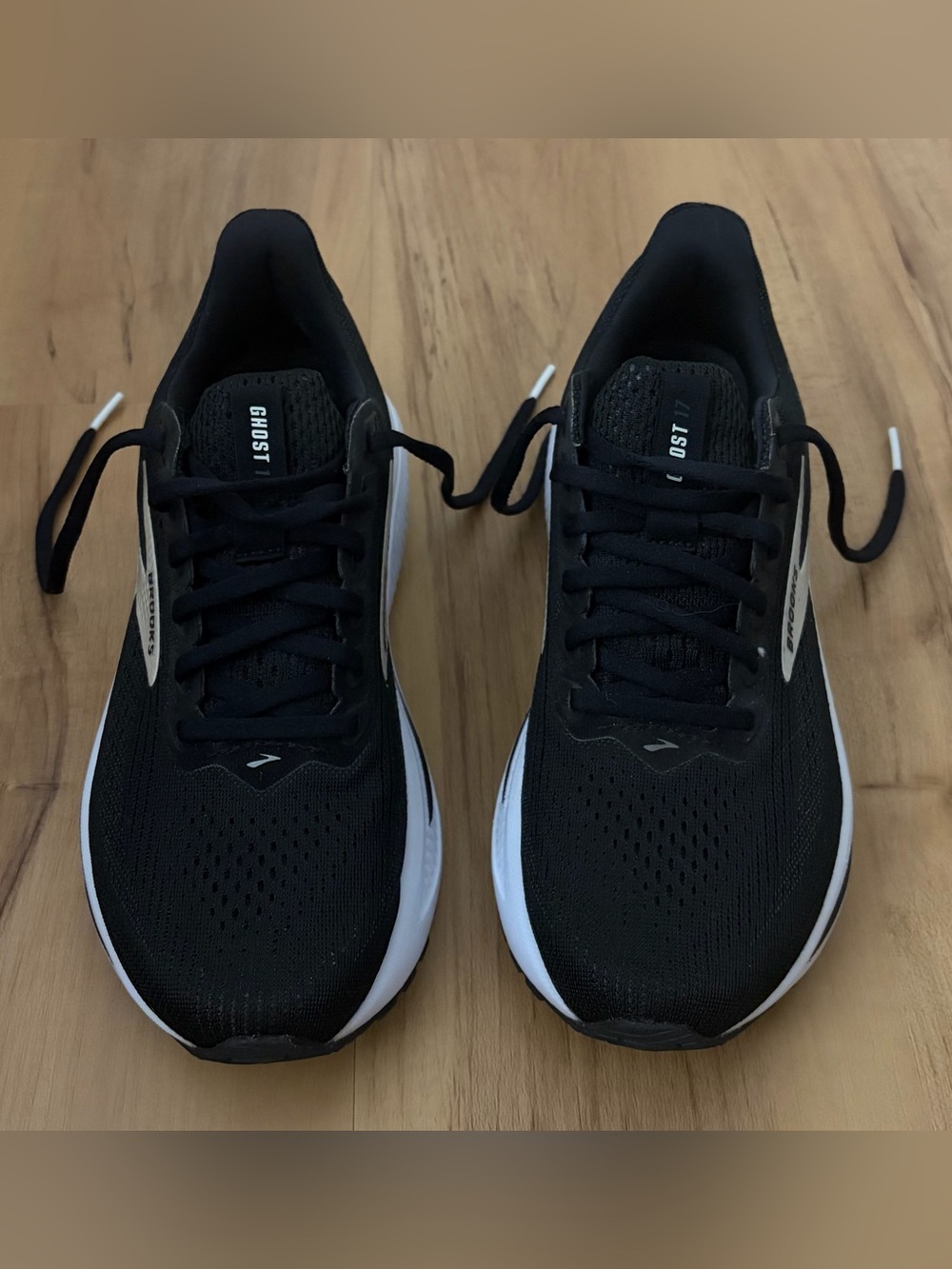 NWOT Brooks Ghost 17 running sneakers
